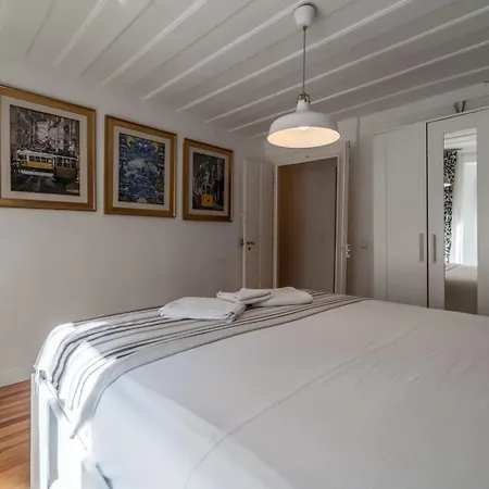 2-bedroom - Bairro Alto, | By Airnest شقة *
