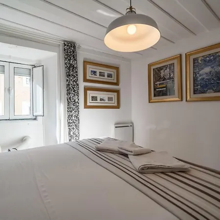 Apartmán 2-bedroom - Bairro Alto, | By Airnest