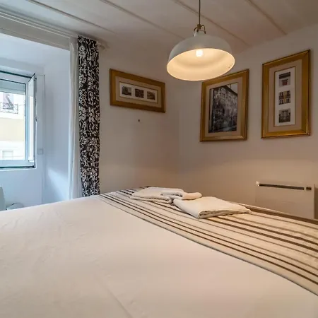 2-bedroom - Bairro Alto, | By Airnest Apartmán *